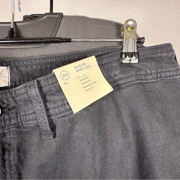 Universal Thread | Women's Black Flare Jeans - Picture 2 of 8